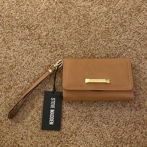 Brand New Beige Steve Madden Wallet/ Wristlet